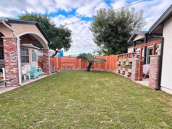 5th image of 5627 Adele Ave