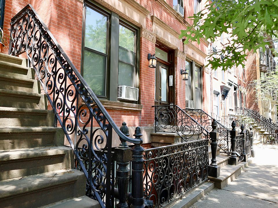 1st image of 38 W Hamilton Pl APT 4R