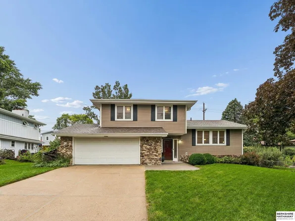 5004 N 103rd St, Omaha, NE 68134
