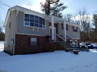 920 Potters Rd, Newton, NJ 07860