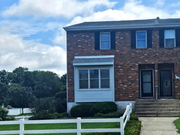 168 E Green Valley Cir, Newark, DE 19711