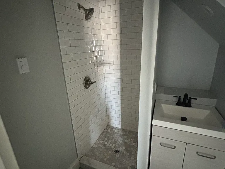99 Jackson Ave — Photo 7
