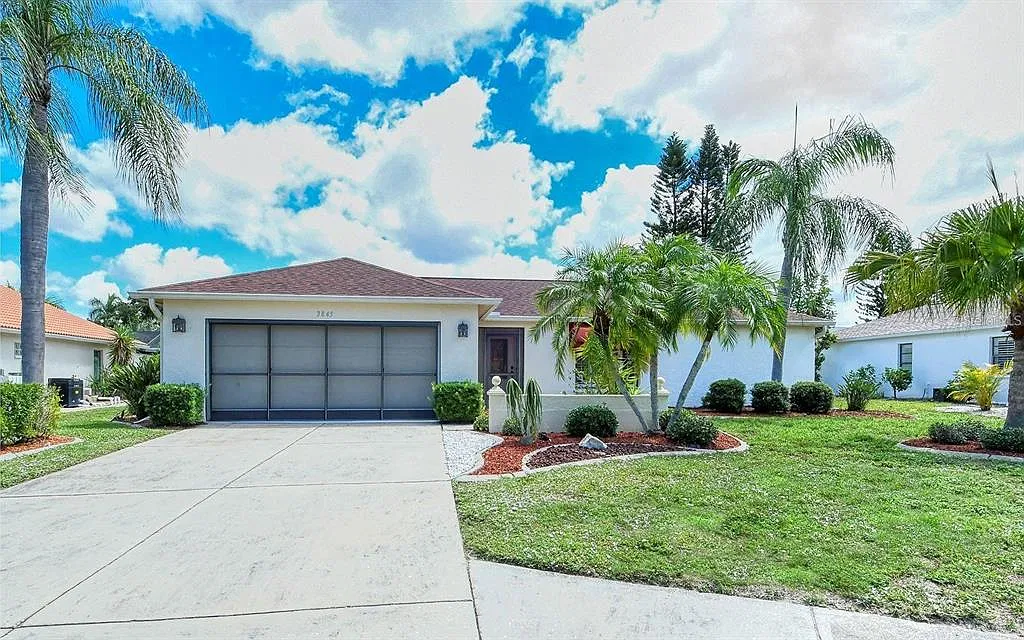 3 bed, 2.0 bath, 1423 sqft, $2,695 — Photo 2