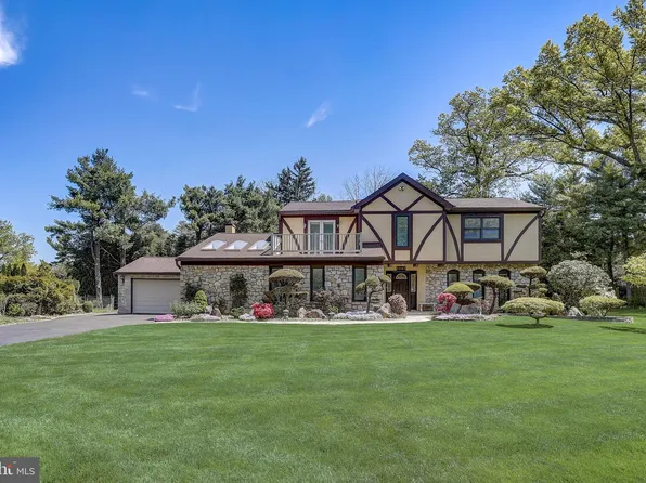 3883 Mettler Ln, Huntingdon Valley, PA 19006