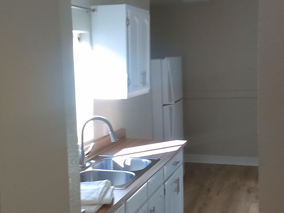 4th image of 3956 W 27th St #1
