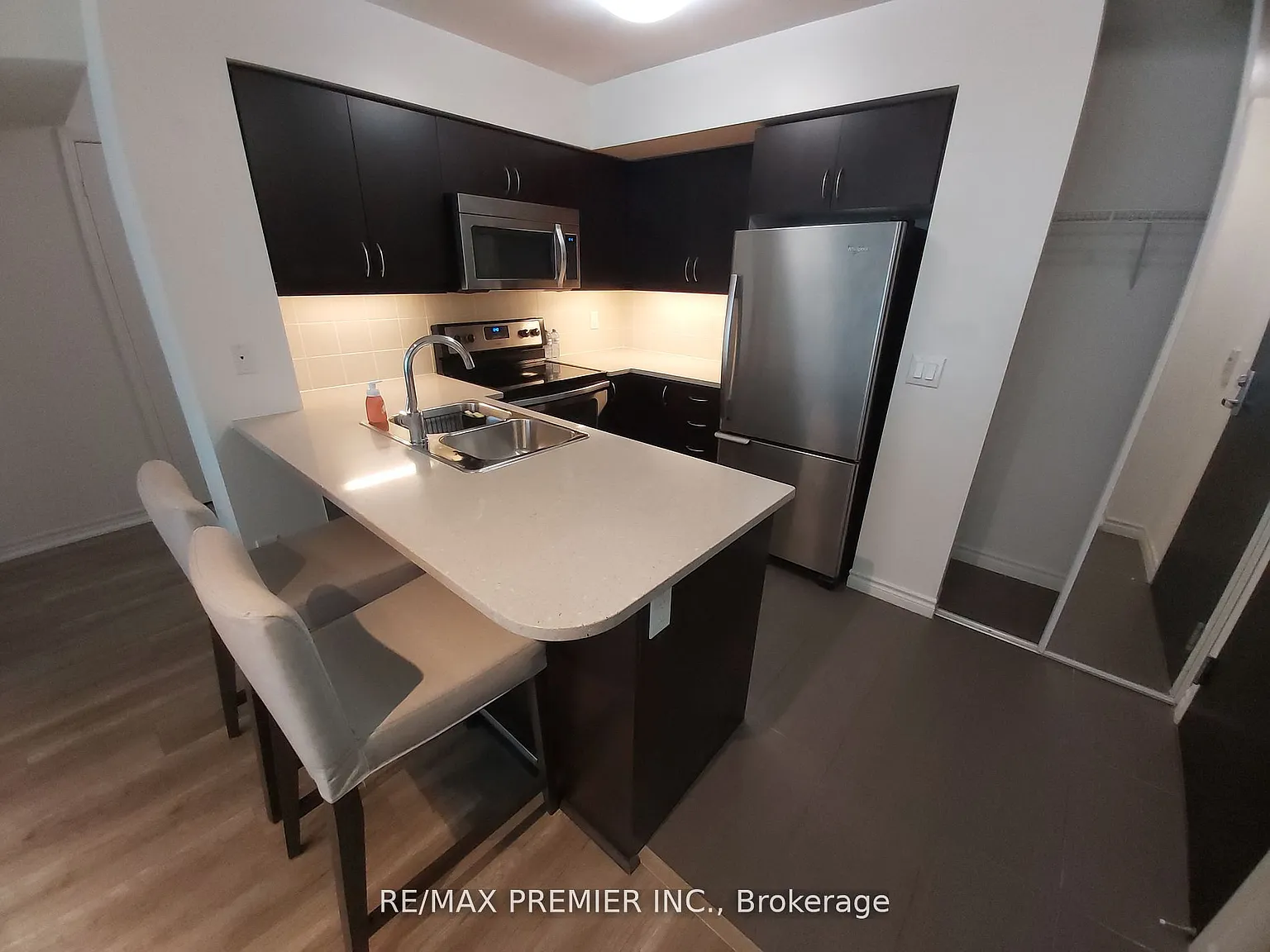 2 bed, $2,550 — Photo 2