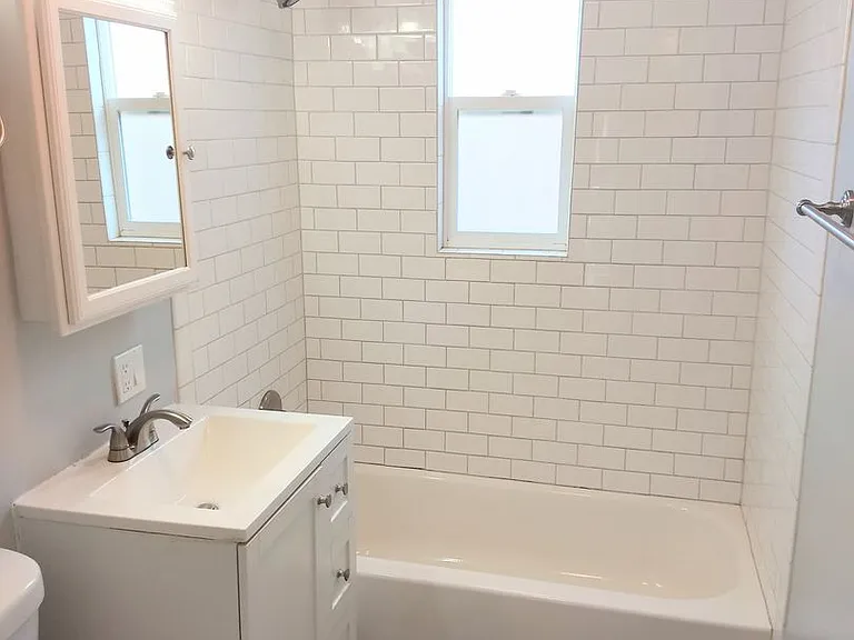 114 E Mariposa St #10 — Photo 10