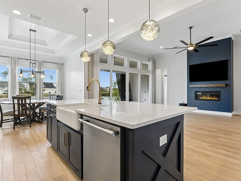 351 Sawgrass Dr — Photo 14