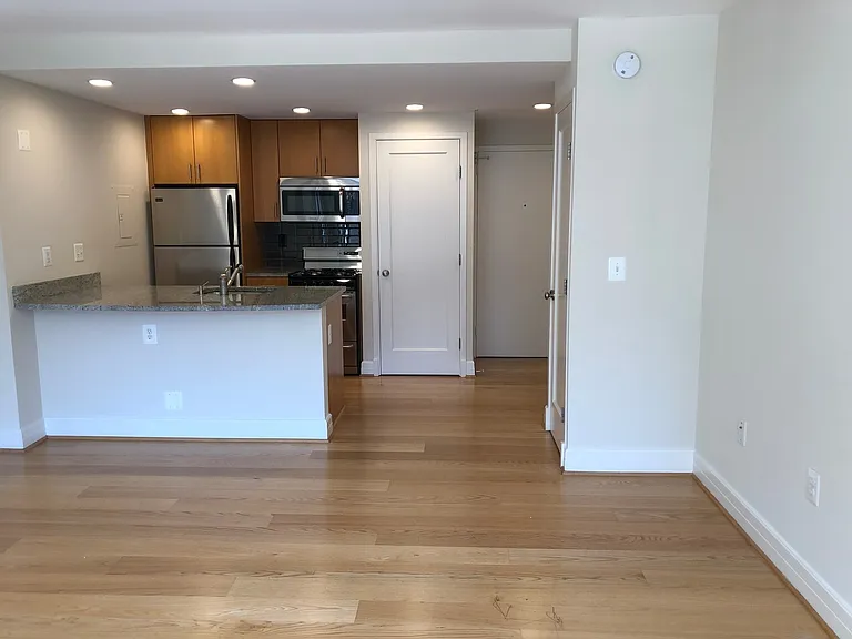 1255 New Hampshire Ave NW — Photo 47