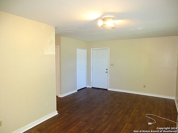 4th image of 633 Morningview Dr
