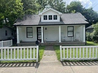 1st image of 353 9th Ave N