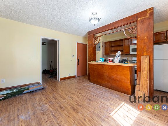 5th image of 250 Vernon Ave APT 2