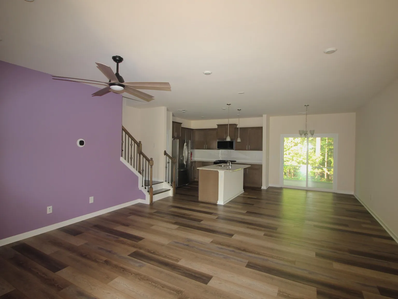 3 bed, 2.5 bath, 1608 sqft, $1,995 — Photo 3