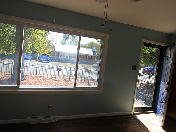 3rd image of 104 Circle Dr