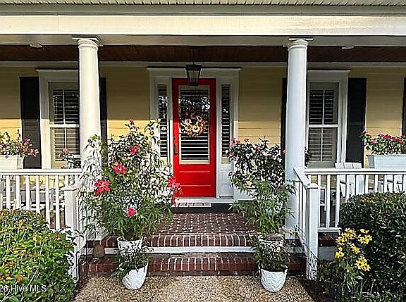 4th image of 1090 Evangeline Drive