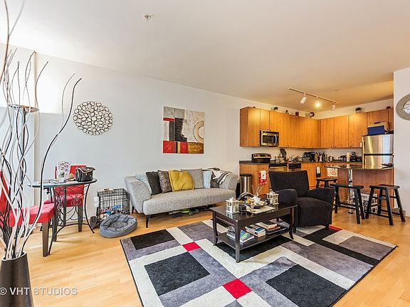 2nd image of 565 W Quincy St Unit 1514