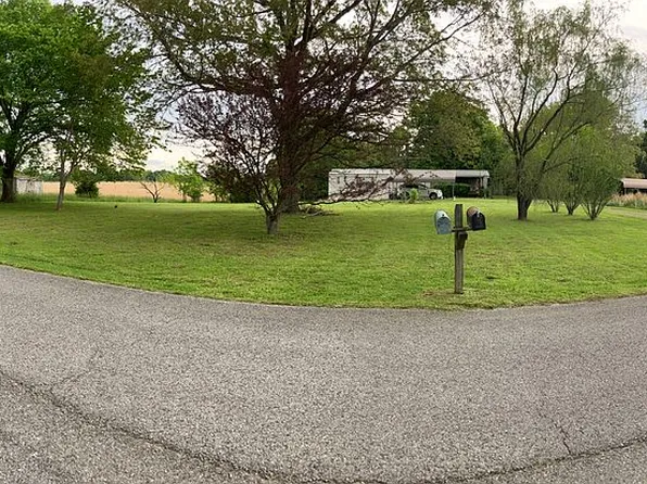 699 Highland Rd, Murray, KY 42071