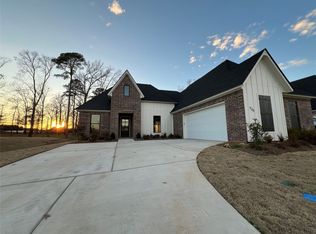 725 Julesburg Ln, Benton, LA 71006