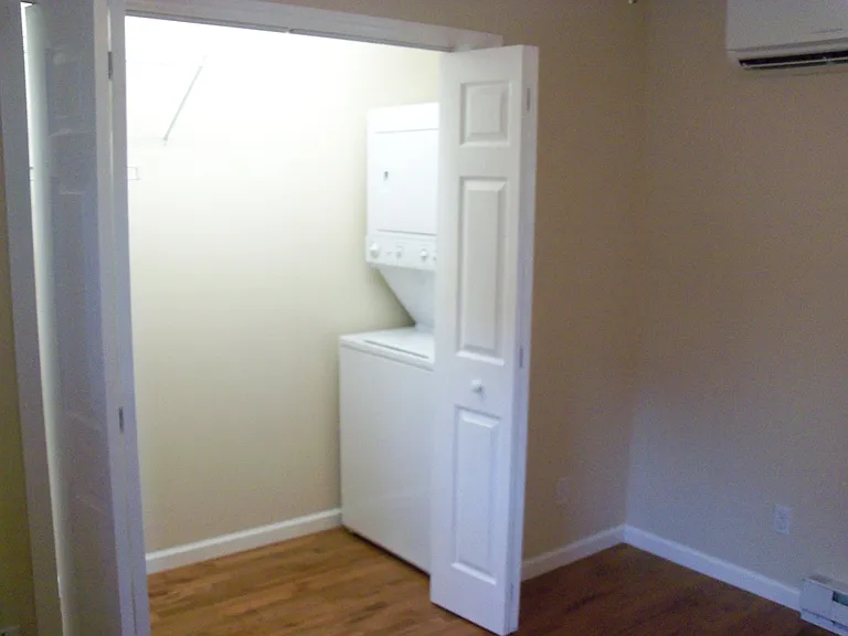 77 Larchmont Rd — Photo 15
