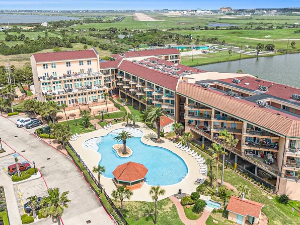9520 Seawall Blvd APT 214, Galveston, TX 77554