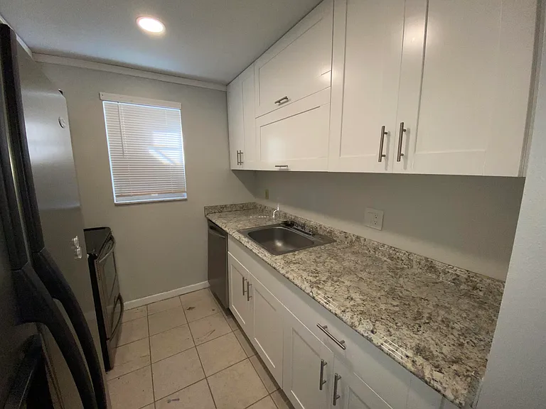 650 SW 2nd Ave #149 — Photo 7