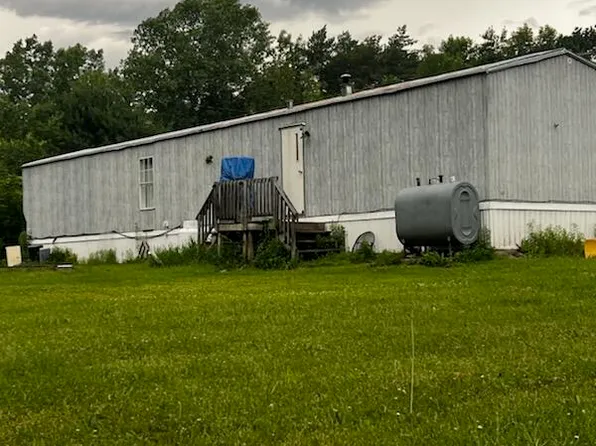 32 Clarence Oliver Lane, Willsboro, NY 12996
