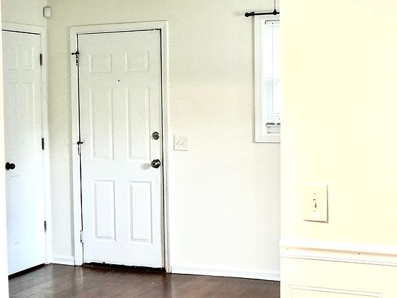 2nd image of 1002 Martin Luther King Jr Dr APT F