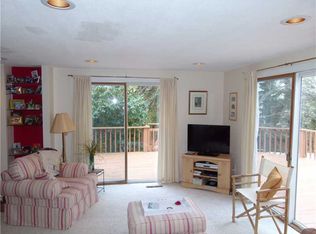 65 Brooklyn Rd, Narragansett, RI 02882