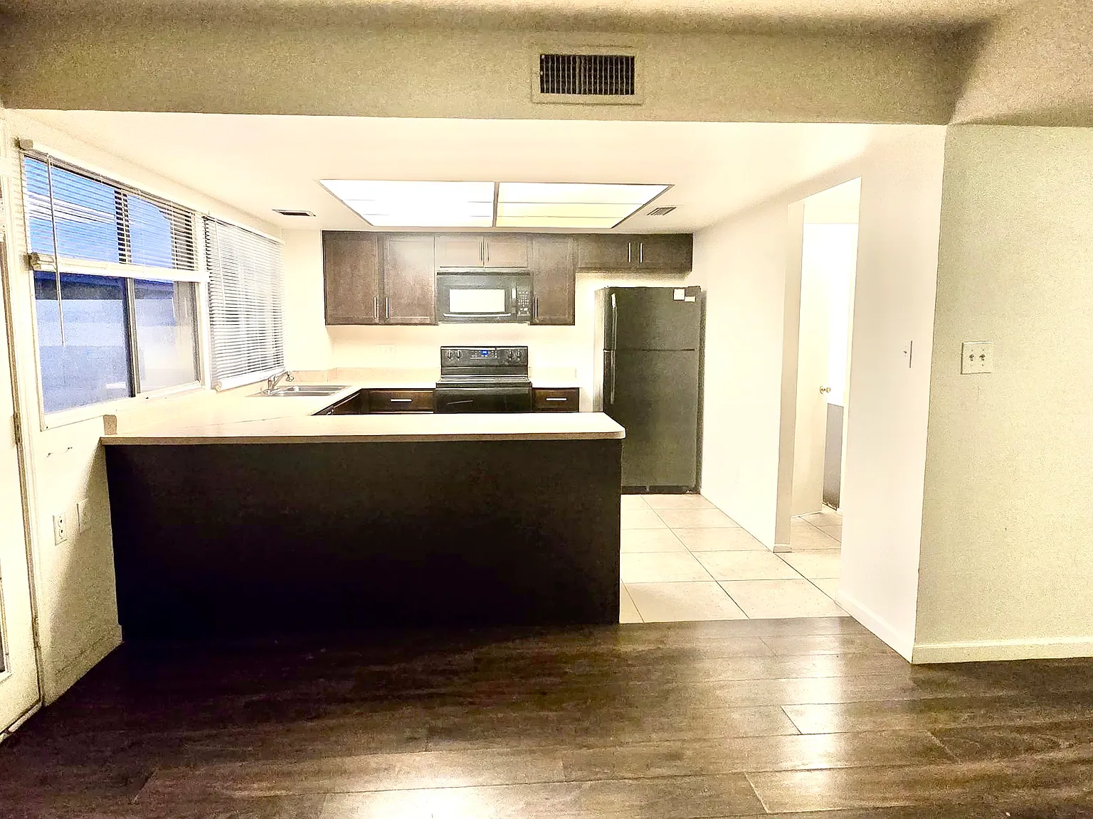 3 bed, 1704 sqft, $2,350 — Photo 4
