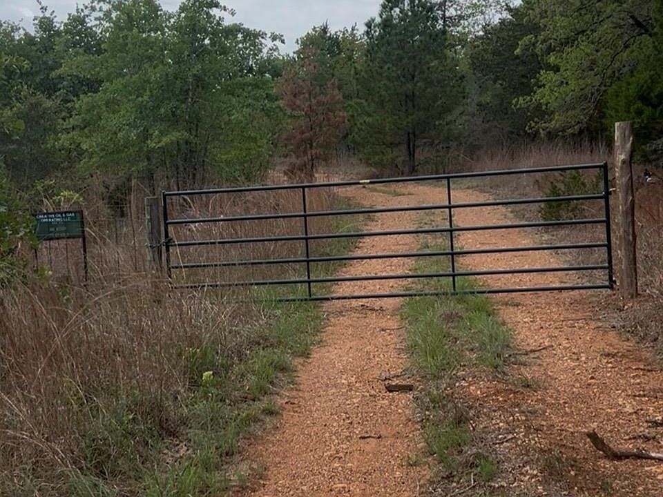 1st image of 7 S Old Potato Rd