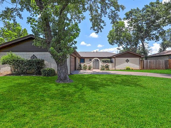 2nd image of 1841 E Cedar Elm Dr