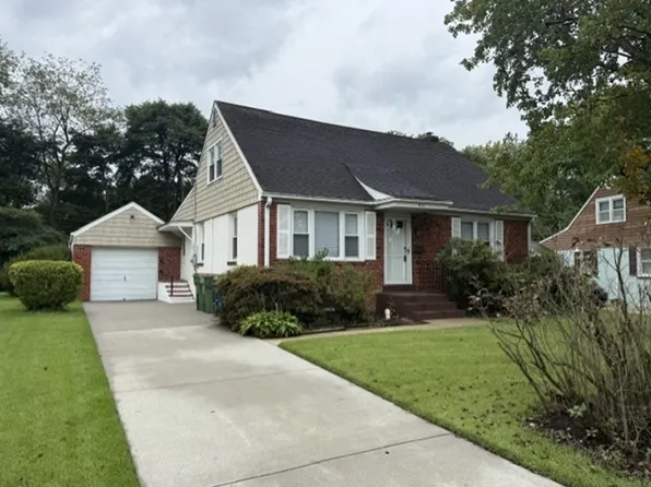 821 Kenyon Ln, Newark, DE 19711
