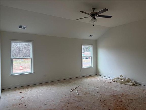 5th image of 41 Woodland Rd