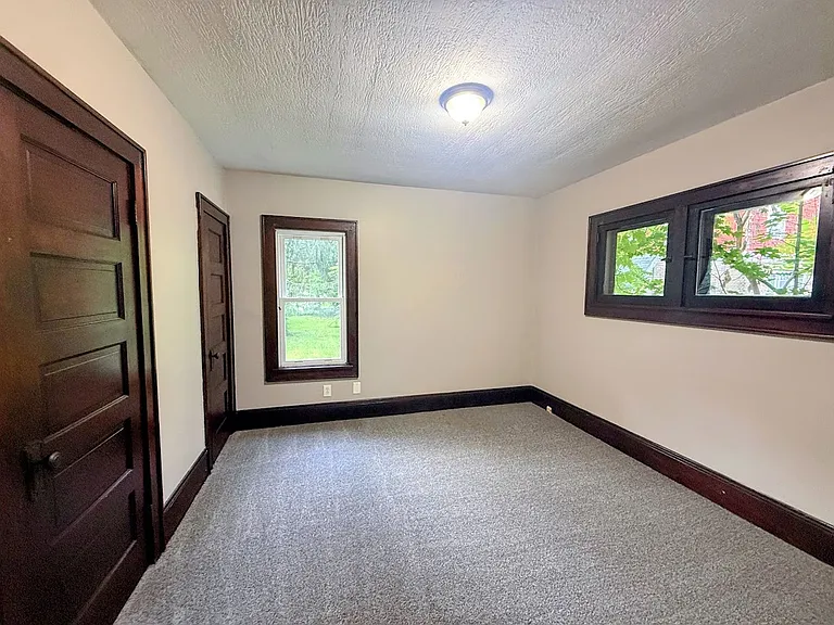 836 Stadelman Ave — Photo 8