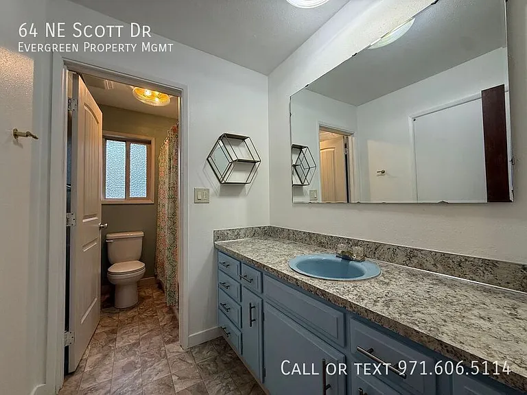 64 NE Scott Dr — Photo 26