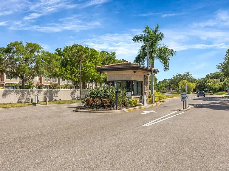 6127 Bayside Key Dr — Photo 45