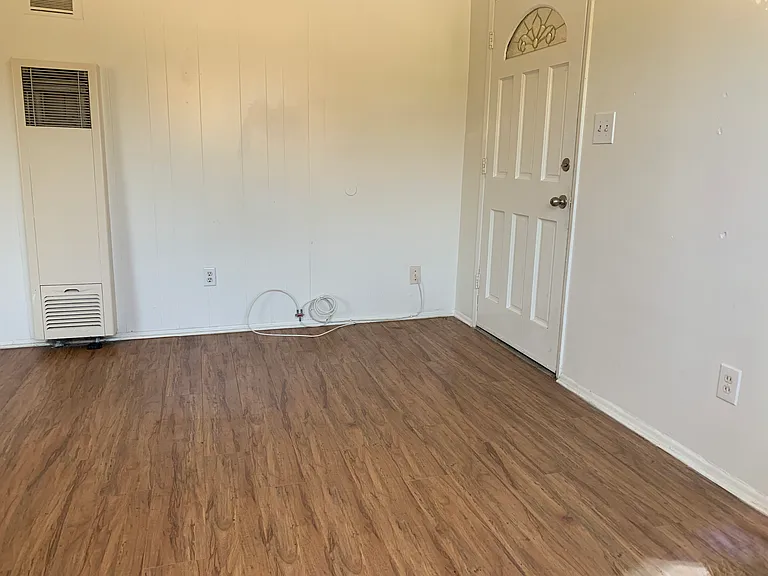 12862 Galway St #18 — Photo 2