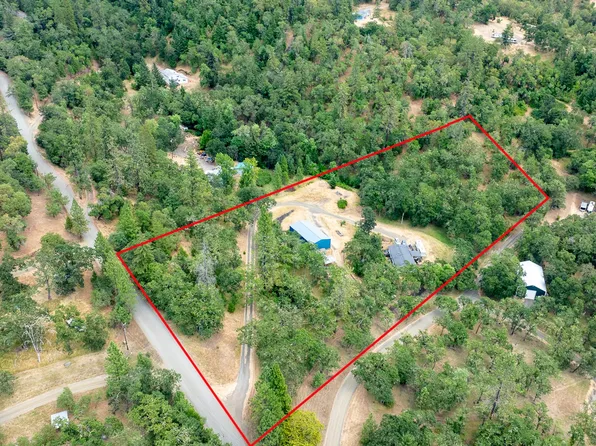 501 Wild Iris Ln, Roseburg, OR 97470