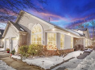 9 Pine Valley Rd, Lakewood, NJ 08701