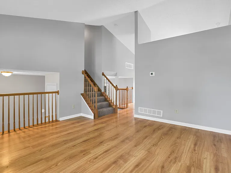 933 Briaro St — Photo 21
