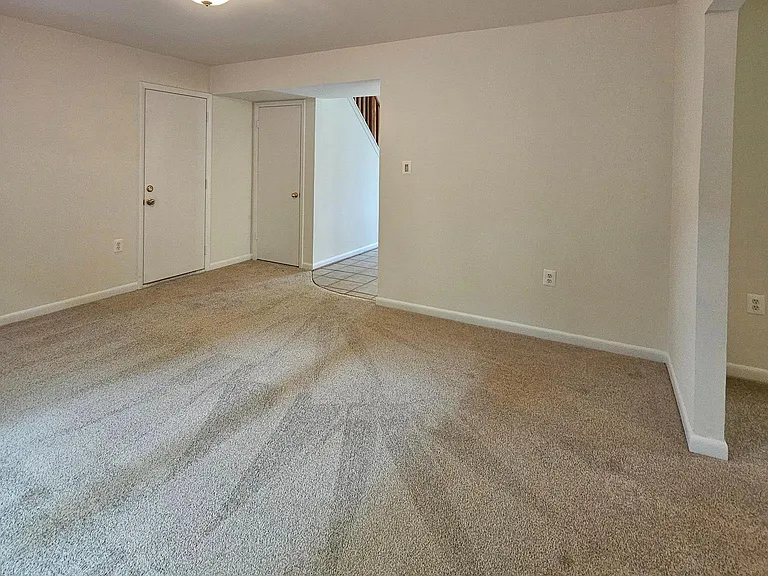 1108 N Rockingham St — Photo 8
