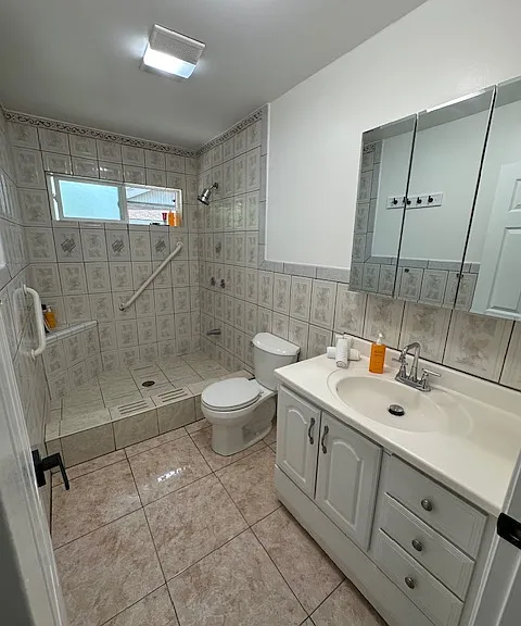 Main Bathroom with Shower