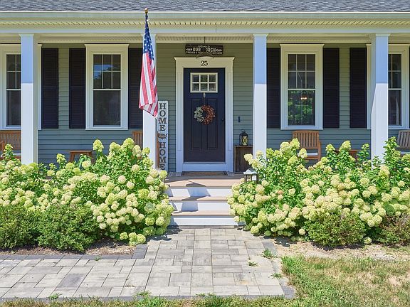 3rd image of 25 Cobblestone Ln