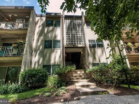 4th image of 5200 Crossfield Ct APT 16