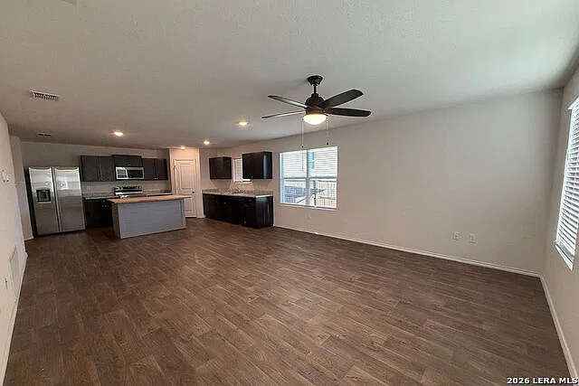 3 bed, 2.0 bath, 1345 sqft, $1,675 — Photo 4
