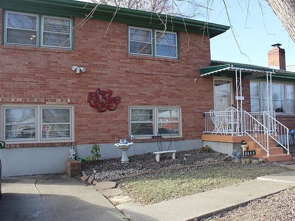 3rd image of 8110 Seaforth Dr