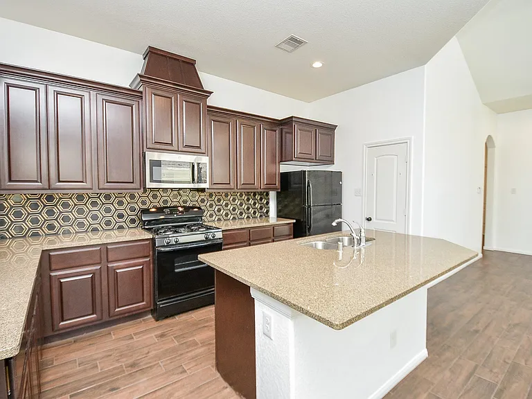 18 Cheswood Manor Dr — Photo 17