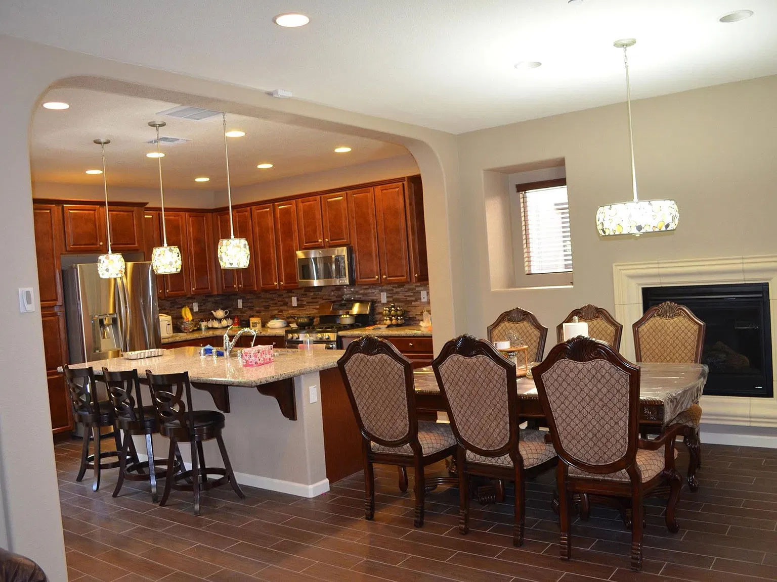 4 bed, 2191 sqft, $3,300 — Photo 1