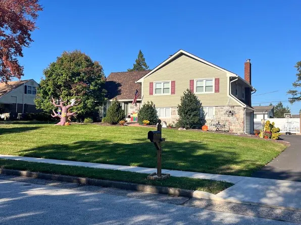 1840 Lippincott Rd, Huntingdon Valley, PA 19006
