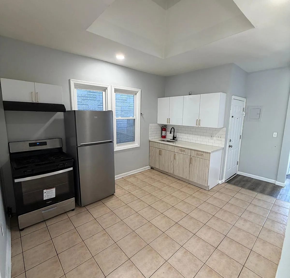 3 bed, 1200 sqft, $2,150 — Photo 1